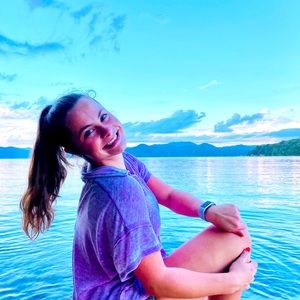 Meet your Posher, Raegan